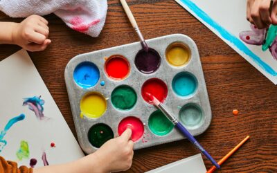 🎨 Une Fresque Colorée Réalisée par les Élèves de l’École Maternelle